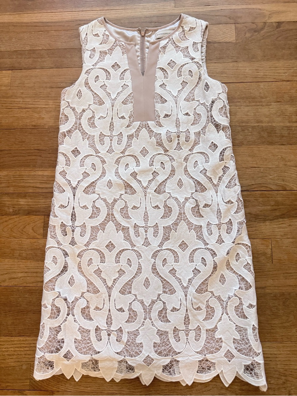 Katherine Kelly Women's White and Nude Knee Length Shift Dress - Size 4
b94